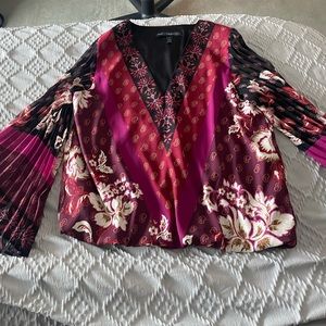 White House black market blouse patterned medium